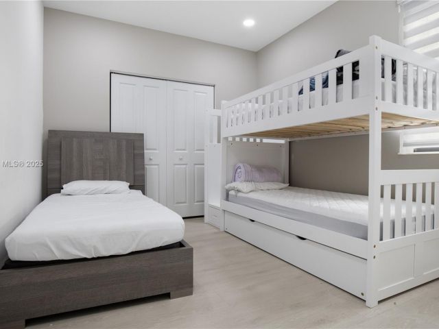 Продажа дома по адресу 8206 NW 43rd St - фото 5586039