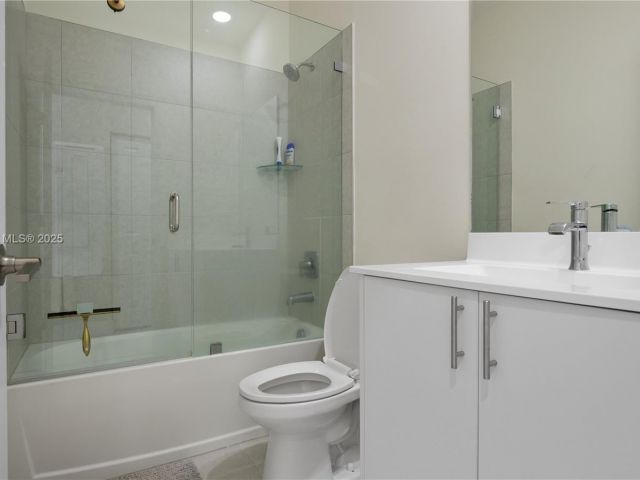 Продажа дома по адресу 8206 NW 43rd St - фото 5586040