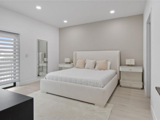 Продажа дома по адресу 8206 NW 43rd St - фото 5586044