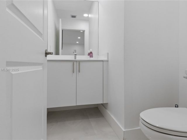 Продажа дома по адресу 8206 NW 43rd St - фото 5586048