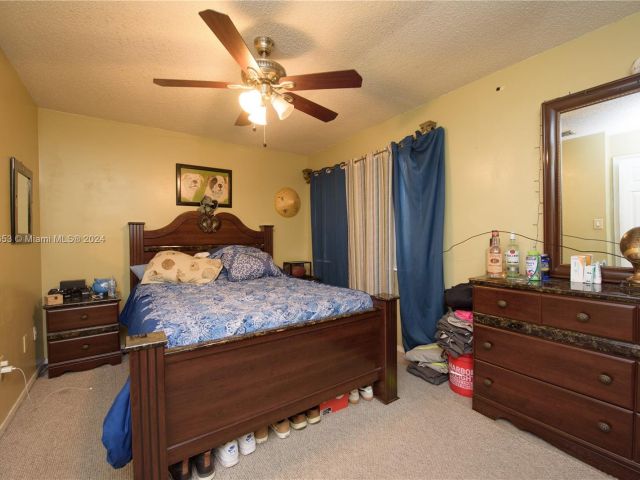 Продажа дома по адресу 19224 SW 122nd Ct - фото 6270911