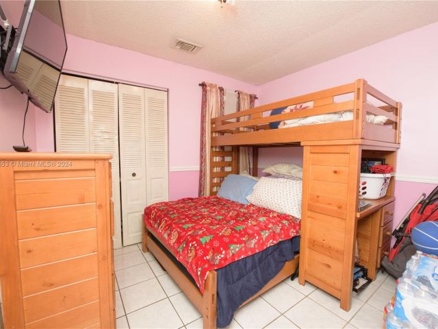 Продажа дома по адресу 19224 SW 122nd Ct - фото 6270914