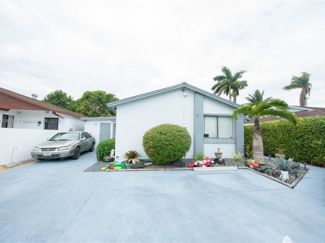 Продажа дома по адресу 19224 SW 122nd Ct - фото 6270927