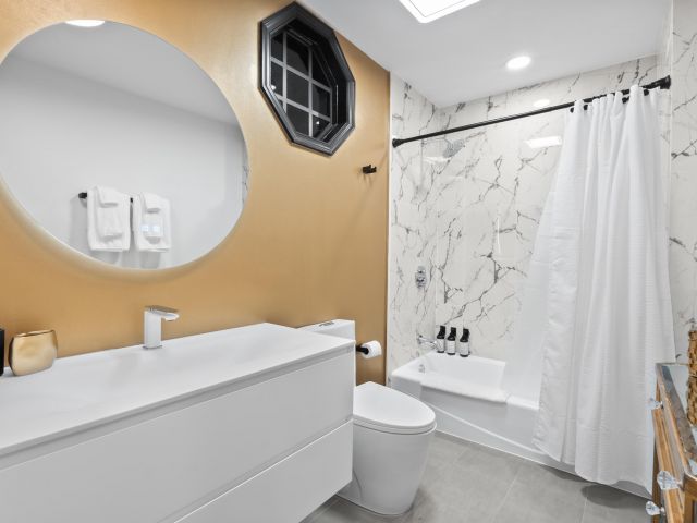 Дом в аренду по адресу 516 Royal Plaza Drive - фото 6233994