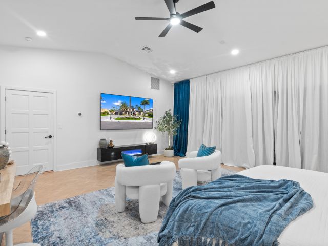 Дом в аренду по адресу 516 Royal Plaza Drive - фото 6233996