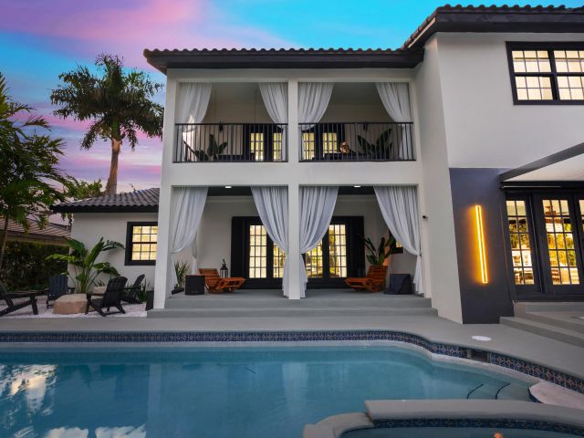 Дом в аренду по адресу 516 Royal Plaza Drive - фото 6234001