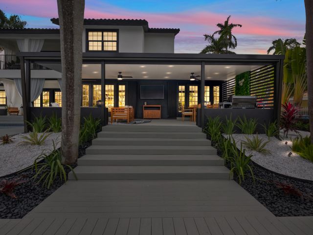 Дом в аренду по адресу 516 Royal Plaza Drive - фото 6234002