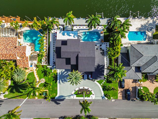 Дом в аренду по адресу 516 Royal Plaza Drive - фото 6234005