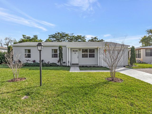 Продажа дома по адресу 234 NE 20th Street - фото 5754513