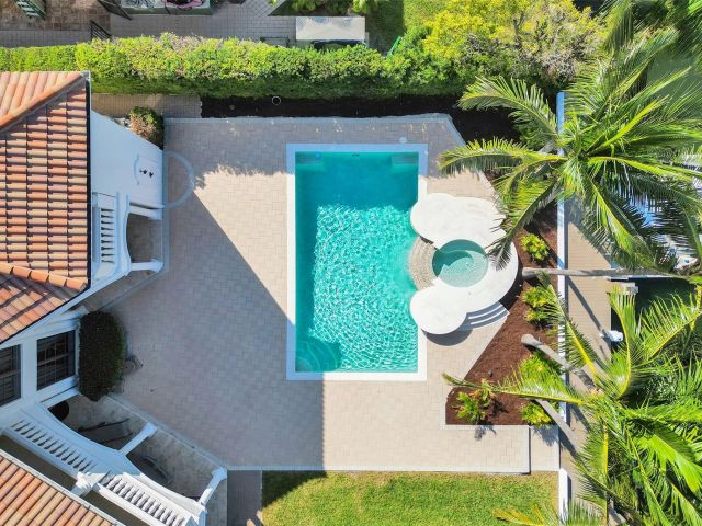 Продажа дома по адресу 642 Palm Dr - фото 5753164