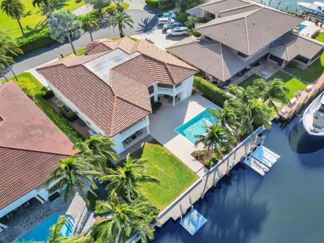 Продажа дома по адресу 642 Palm Dr - фото 5753166