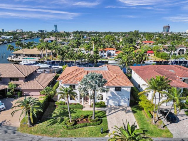 Продажа дома по адресу 642 Palm Dr - фото 5753168