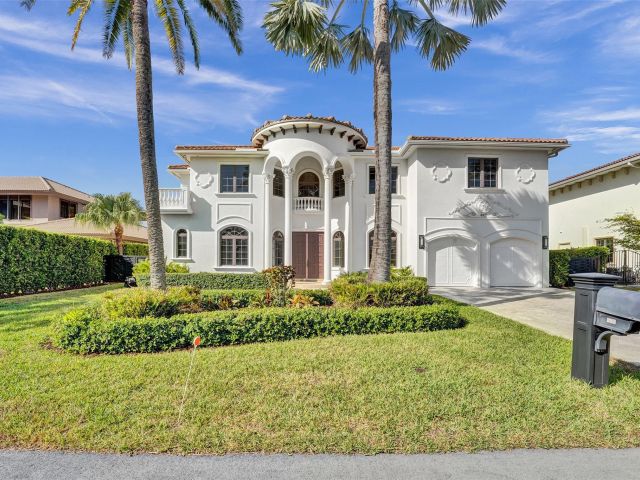 Продажа дома по адресу 642 Palm Dr - фото 5753173