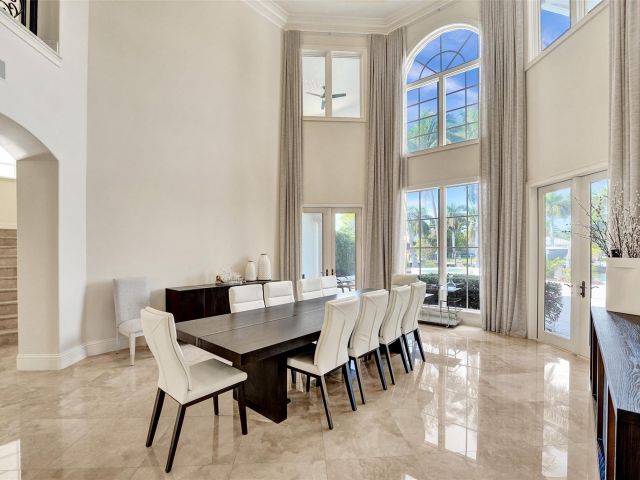 Продажа дома по адресу 642 Palm Drive - фото 8456758