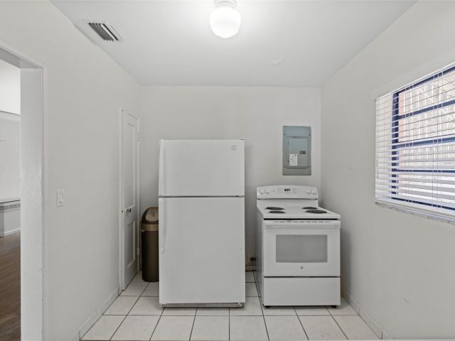 Продажа дома по адресу 4381 SW 5th Ter - фото 6215634