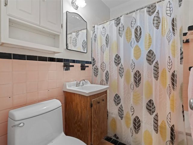 Продажа дома по адресу 4381 SW 5th Ter - фото 6215637