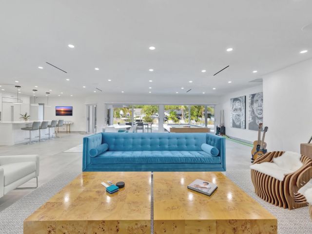 Продажа дома по адресу 41 S COMPASS DR - фото 6114059