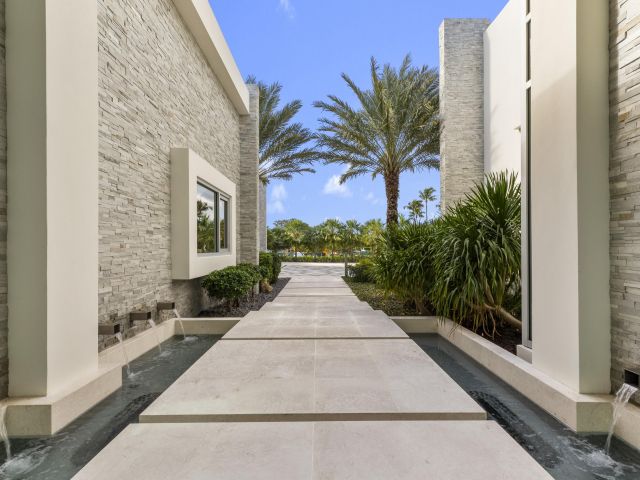 Продажа дома по адресу 7810 S Flagler Drive - фото 5751357