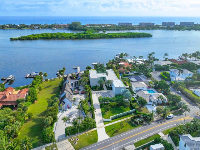 Продажа дома по адресу 7810 S Flagler Drive - фото 5751367