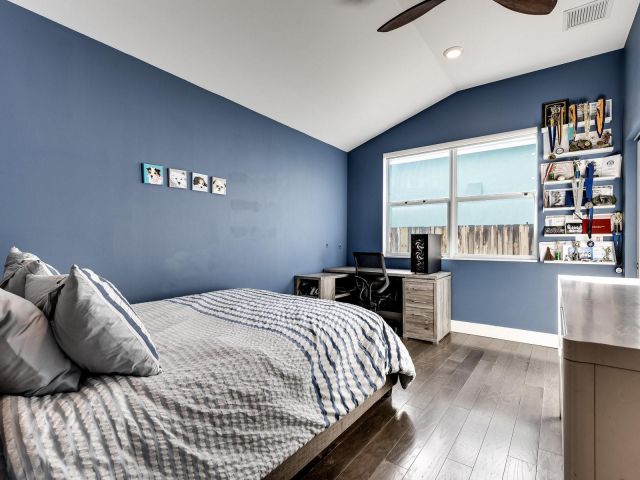 Продажа дома по адресу 540 NE 10th Ave - фото 5891504