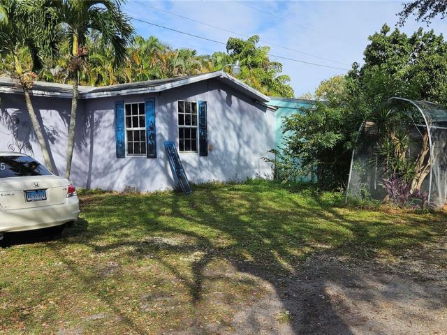 Продажа дома по адресу 11809 NE 1st Ave - фото 5731352