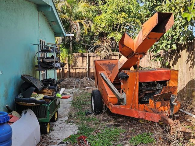 Продажа дома по адресу 11809 NE 1st Ave - фото 5731355