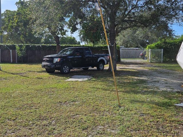 Продажа дома по адресу 11809 NE 1st Ave - фото 5731356