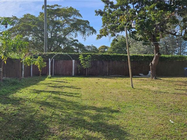 Продажа дома по адресу 11809 NE 1st Ave - фото 5731357