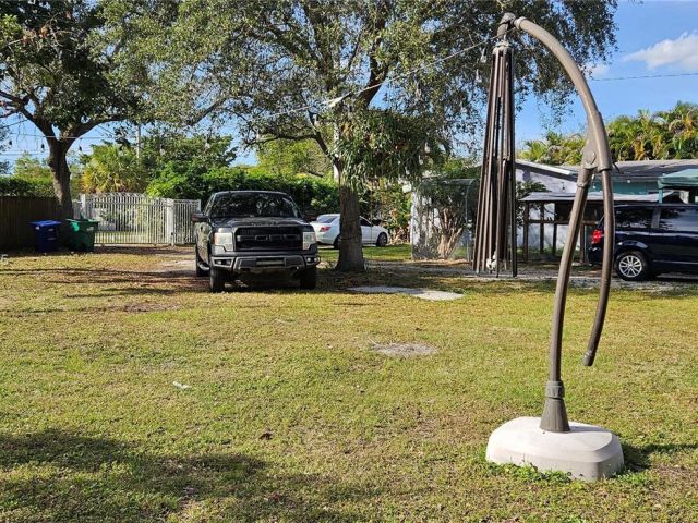 Продажа дома по адресу 11809 NE 1st Ave - фото 5731358