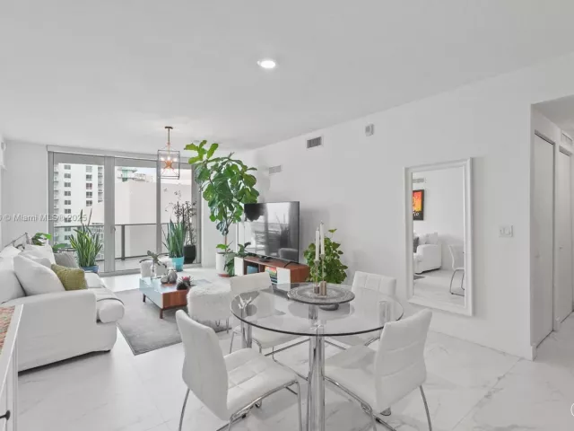 Продажа квартиры #4009 - фото 5772356