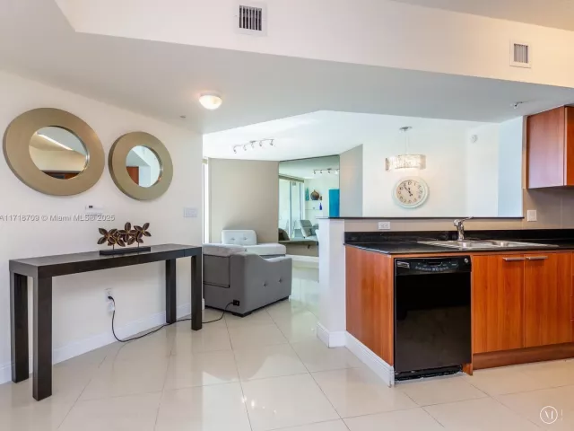 Продажа квартиры #1709 - фото 5636957