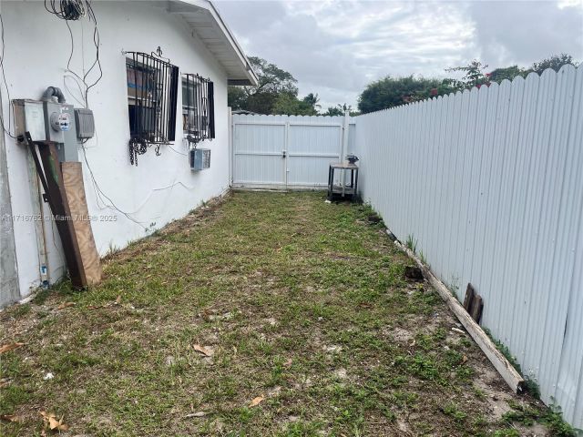 Продажа дома по адресу 2900 Davie Blvd - фото 5570096