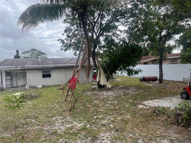 Продажа дома по адресу 2900 Davie Blvd - фото 5570097