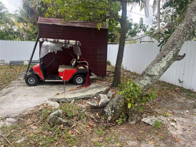 Продажа дома по адресу 2900 Davie Blvd - фото 5570099