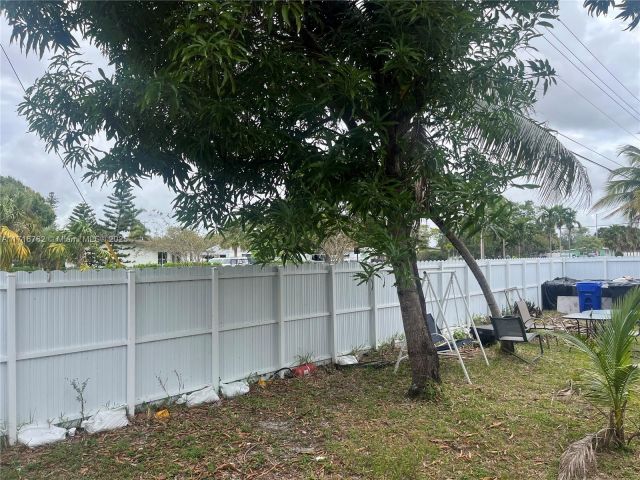 Продажа дома по адресу 2900 Davie Blvd - фото 5570102