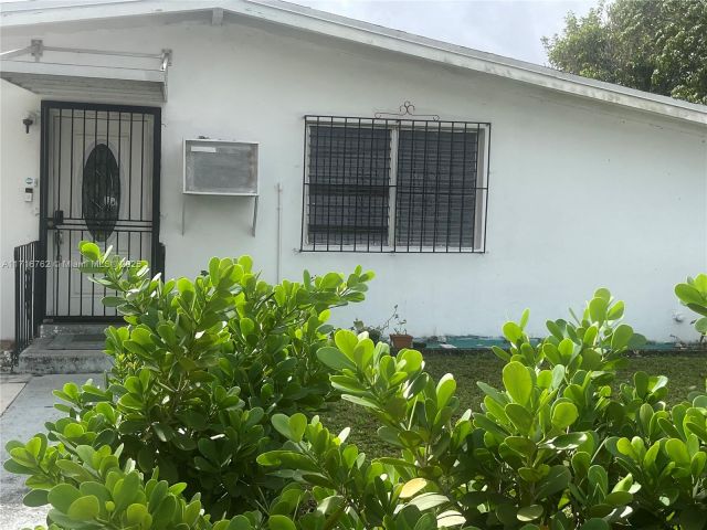 Продажа дома по адресу 2900 Davie Blvd - фото 5570106