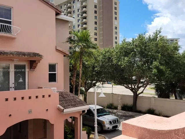 Продажа дома по адресу 2005 Oceanwalk Ter - фото 5577379