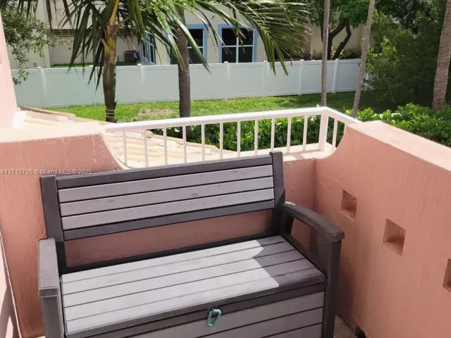 Продажа дома по адресу 2005 Oceanwalk Ter - фото 5577380