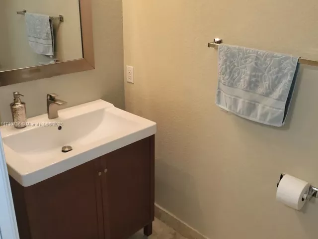 Продажа дома по адресу 2005 Oceanwalk Ter - фото 5577381