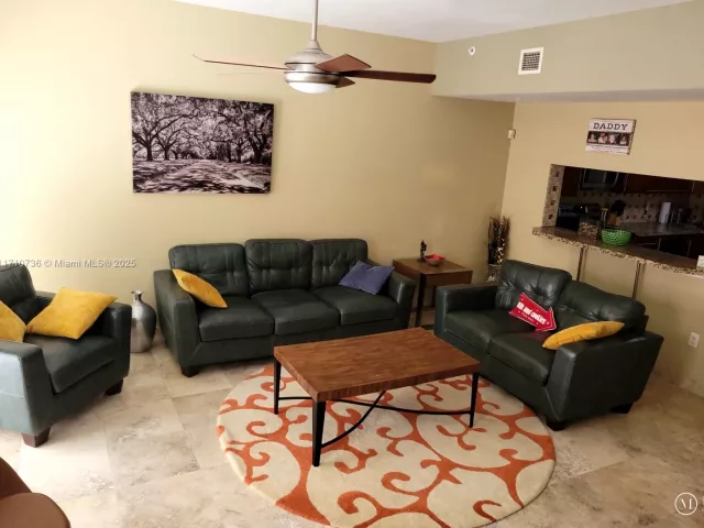 Продажа дома по адресу 2005 Oceanwalk Ter - фото 5577385