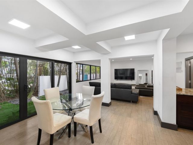 Продажа дома по адресу 2301 N Atlantic Blvd - фото 5802377