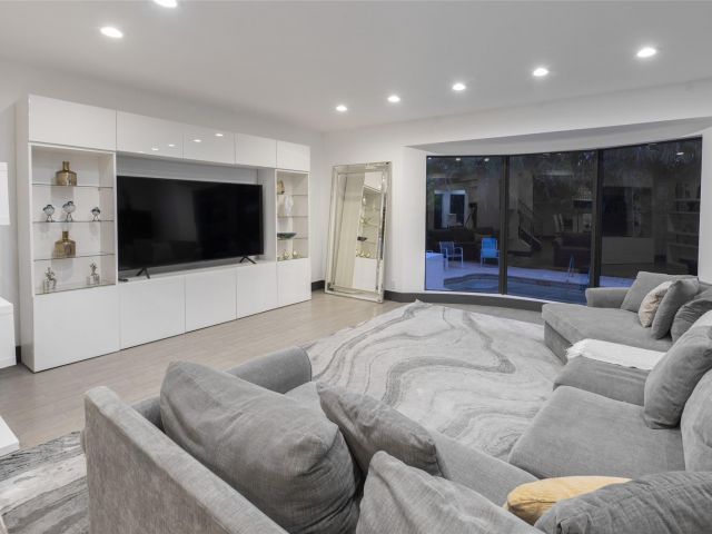 Продажа дома по адресу 2301 N Atlantic Blvd - фото 5802382