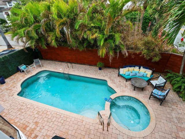 Продажа дома по адресу 2301 N Atlantic Blvd - фото 5802384