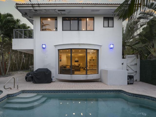 Продажа дома по адресу 2301 N Atlantic Blvd - фото 5802386