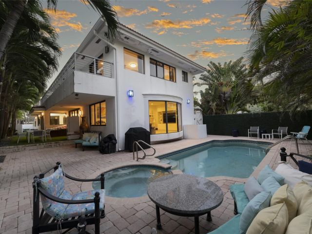 Продажа дома по адресу 2301 N Atlantic Blvd - фото 5802388