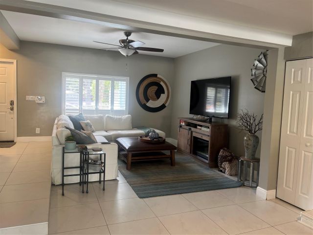 Дом в аренду по адресу 2113 NE 44th St - фото 5544246