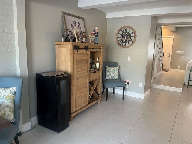 Дом в аренду по адресу 2113 NE 44th St - фото 5544247