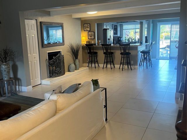 Дом в аренду по адресу 2113 NE 44th St - фото 5544253