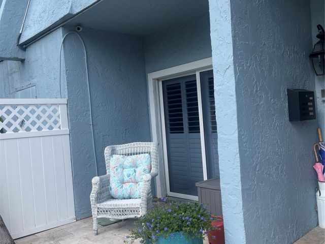 Дом в аренду по адресу 2113 NE 44th St - фото 5544254