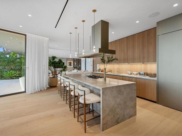 Продажа дома по адресу 424 W Rivo Alto Dr - фото 6863104